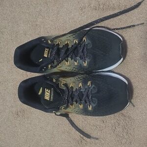 Nike Zoom Pegasus 34 size 9.5